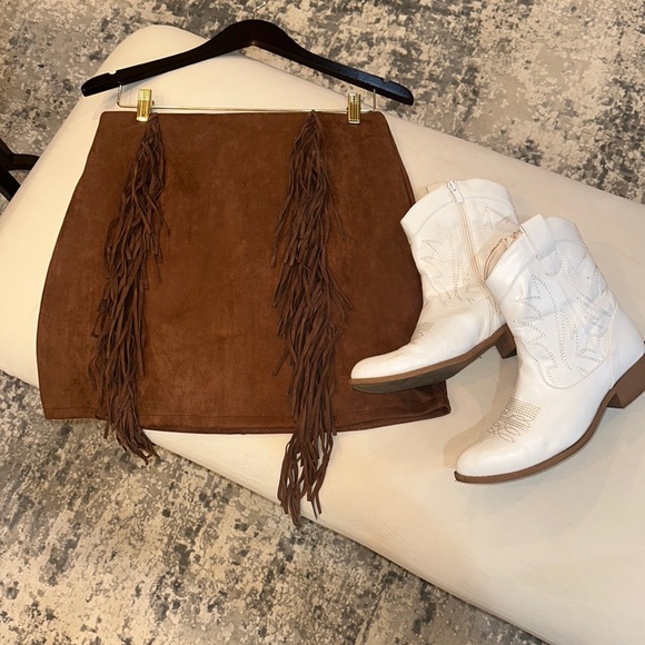 Dresses & Skirts - Suede Fringe Skirt Size L